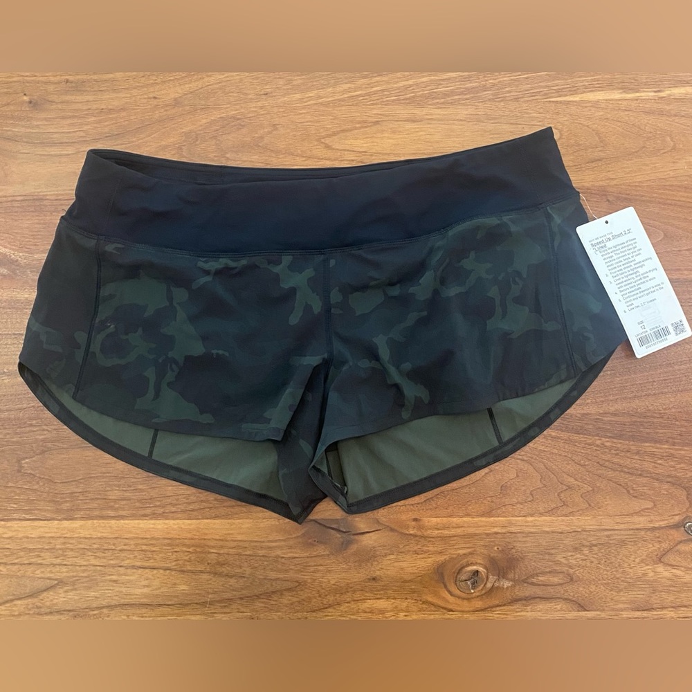 Lululemon speed up low-rise lined green camo shorts 2.5”